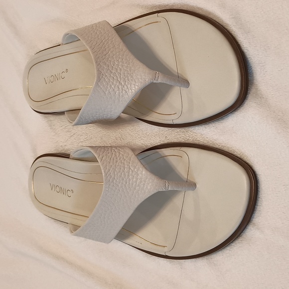 NWOT Vionic Agave Women’s 8.5 Slip On Comfort Thong Sandals Ivory - Picture 1 of 7